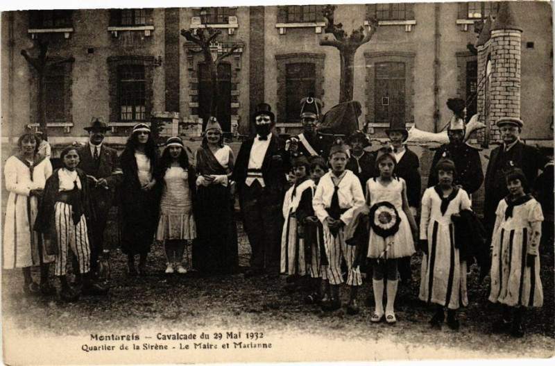 Carte postale ancienne Montargis-Cavalcade du 29 Mai 1932-Quartier de la Sirene-La Maire à Montargis