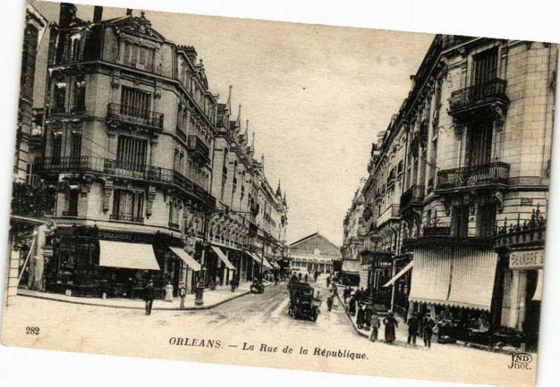 Carte postale ancienne Orleans - Rue de la Republique à Orléans