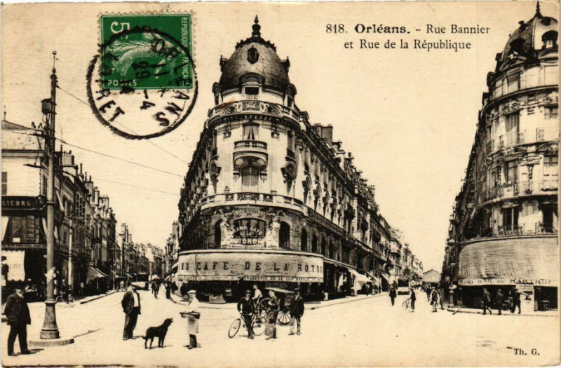 Carte postale ancienne Orleans - Rue Bannier et Rue de la Republique à Orléans
