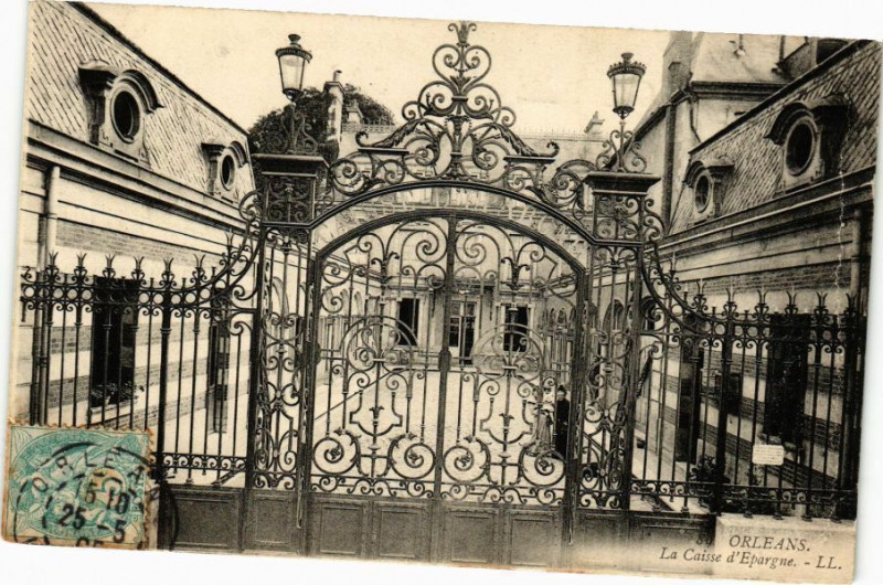 Carte postale ancienne Orleans - La Caisse d'Epargne à Orléans