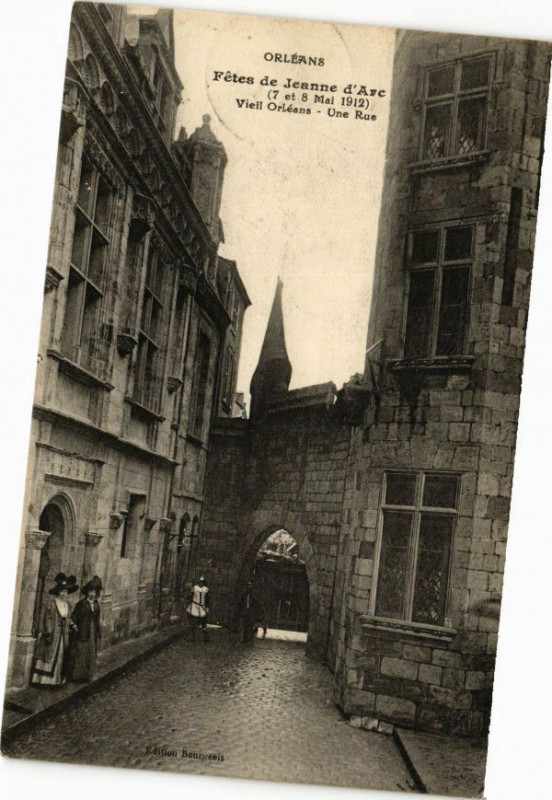 Carte postale ancienne Orleans - Une Rue à Orléans