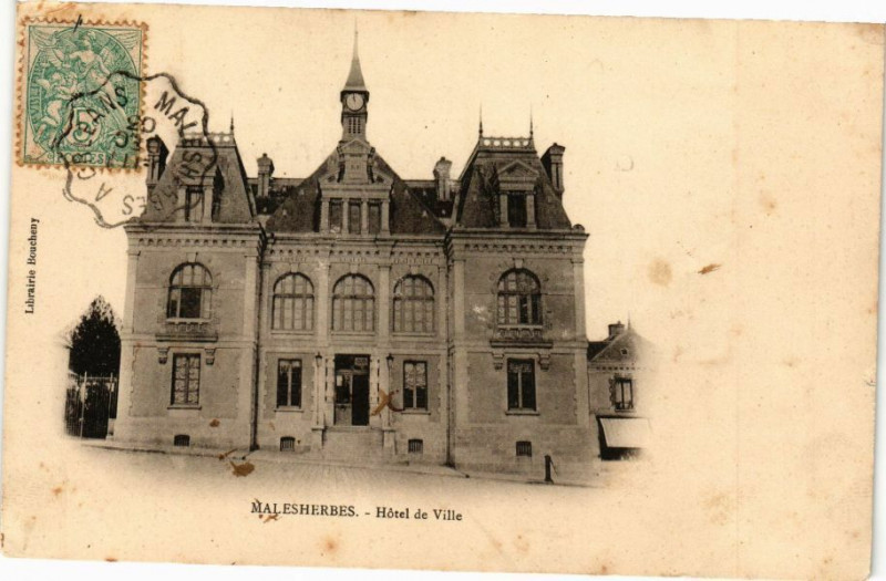 Carte postale ancienne Malesherbes - Hotel de Ville