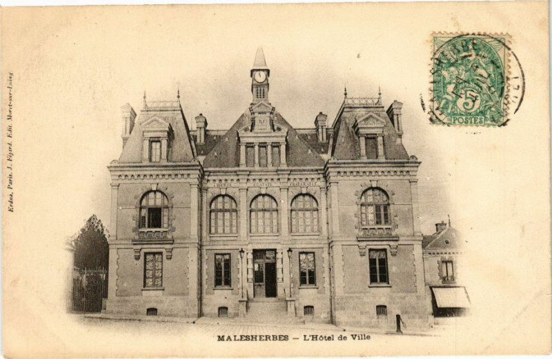 Carte postale ancienne Malesherbes - L'Hotel de Ville