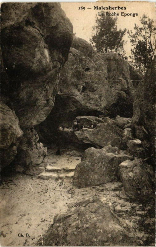 Carte postale ancienne Malesherbes - La Roche Eponge