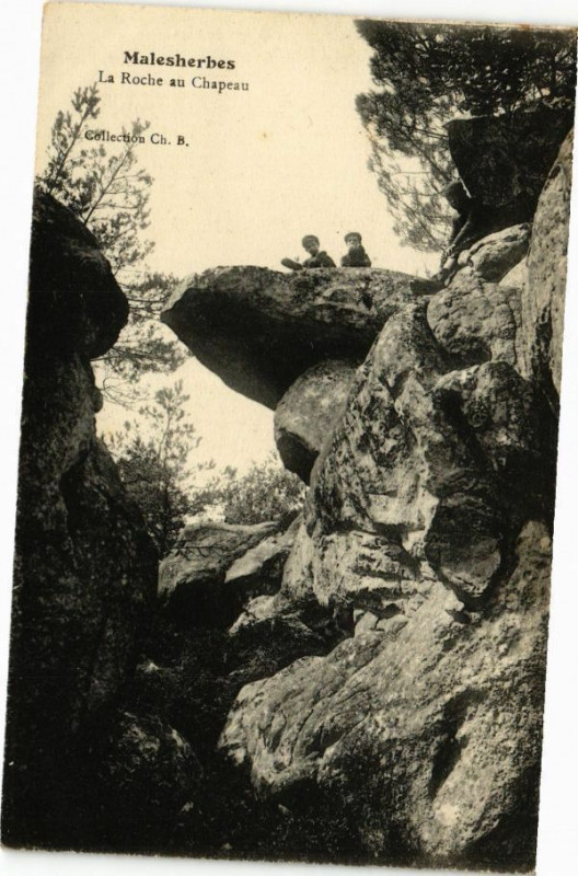 Carte postale ancienne Malesherbes - La Roche au Chapeau