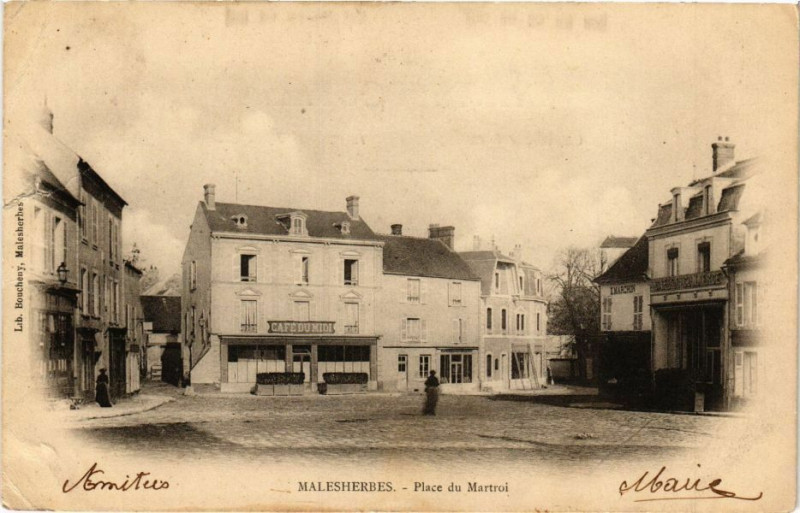 Carte postale ancienne Malesherbes - Place du Martroi