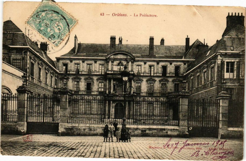 Carte postale ancienne Orleans - La Prefecture à Orléans