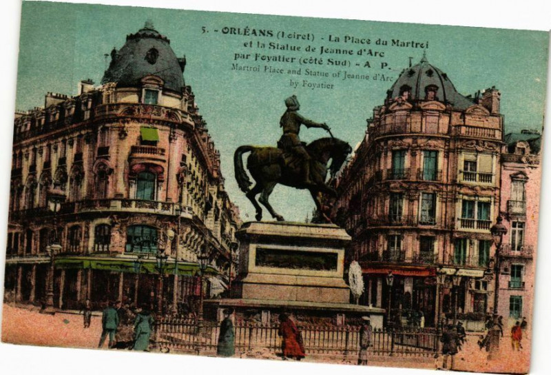 Carte postale ancienne Orleans - La Place du Martroi et la Statue de Jeanne d'Arc à Orléans