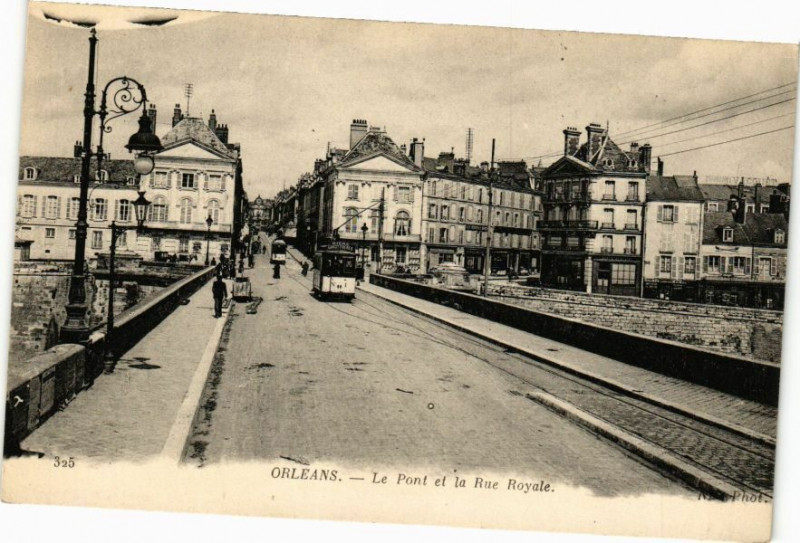 Carte postale ancienne Orleans - Le Pont et la Rue Royale à Orléans