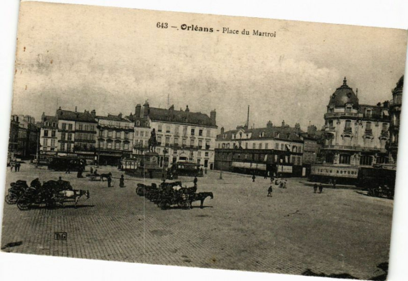 Carte postale ancienne Orleans - Place du Matroi à Orléans