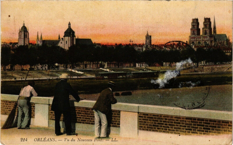 Carte postale ancienne Orleans - Vue du Nouveau Pont à Orléans