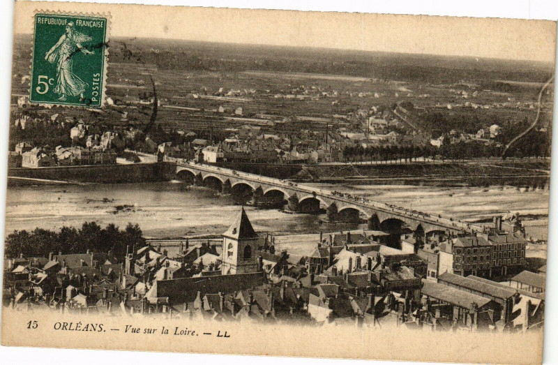 Carte postale ancienne Orleans - Vue sur la Loire à Orléans