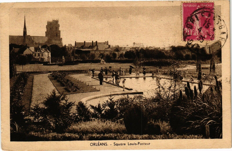 Carte postale ancienne Orleans - Square Louis-Pasteur à Orléans