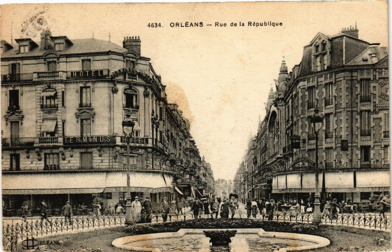 Carte postale ancienne Orleans - Rue de la Republique à Orléans