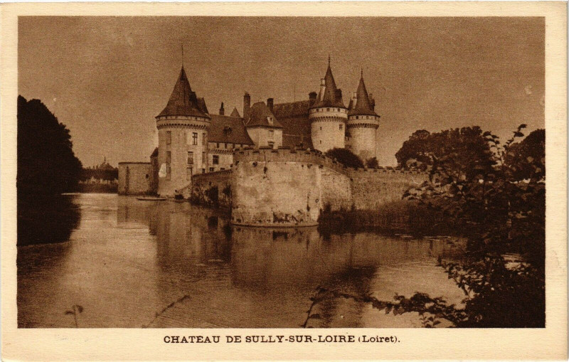 Carte postale ancienne Chateau de Sully-sur-Loire à Sully-sur-Loire