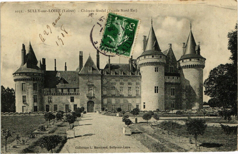 Carte postale ancienne Sully-sur-Loire - Chateau feodal à Sully-sur-Loire
