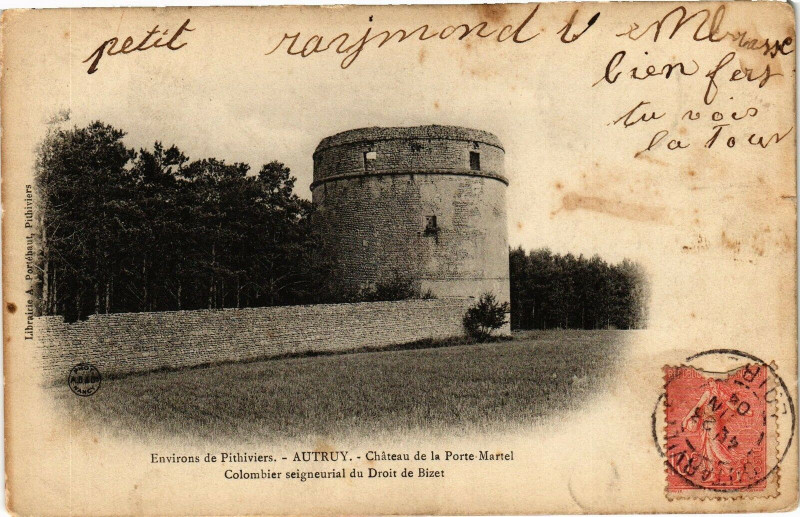 Carte postale ancienne Autruy-Chateau de la Porte Martel