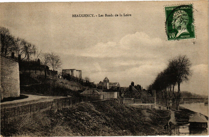 Carte postale ancienne Beaugency-Les Bords de la Loire à Beaugency