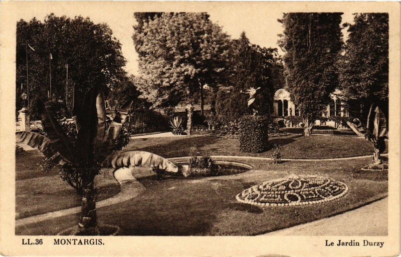 Carte postale ancienne Montargis-Le Jardin Durzy à Montargis