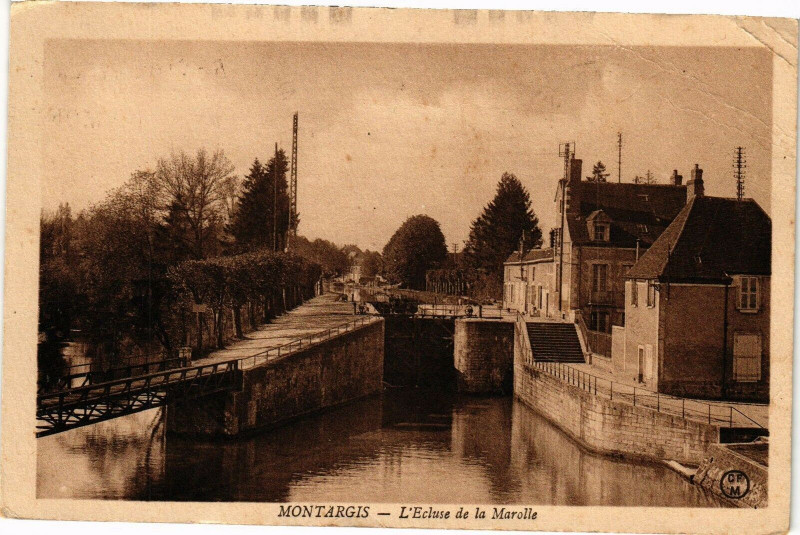 Carte postale ancienne Montargis-L'Ecluse de la Marolle à Montargis