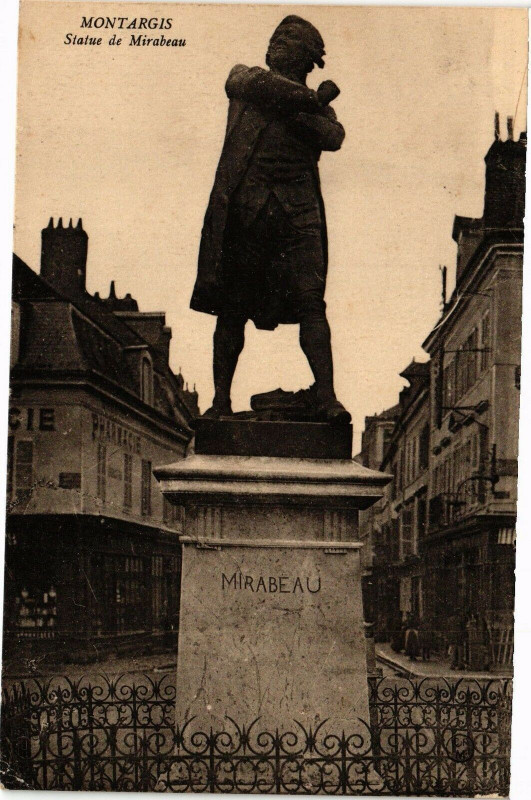 Carte postale ancienne Montargis-Statue de Mirabeau à Montargis