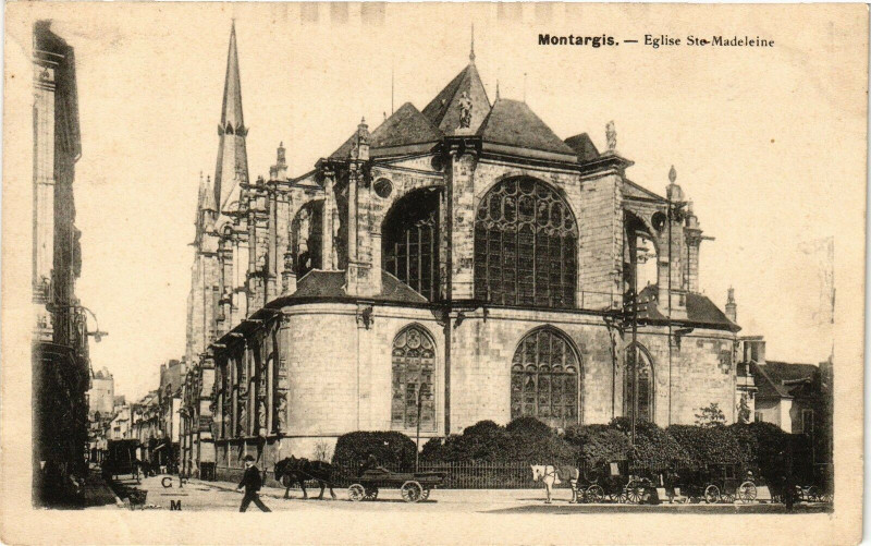 Carte postale ancienne Montargis-Eglise Ste-Madeleine à Montargis
