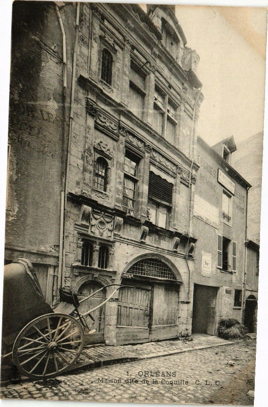 Carte postale ancienne Orleans-Maison dite de la Coquille à Orléans