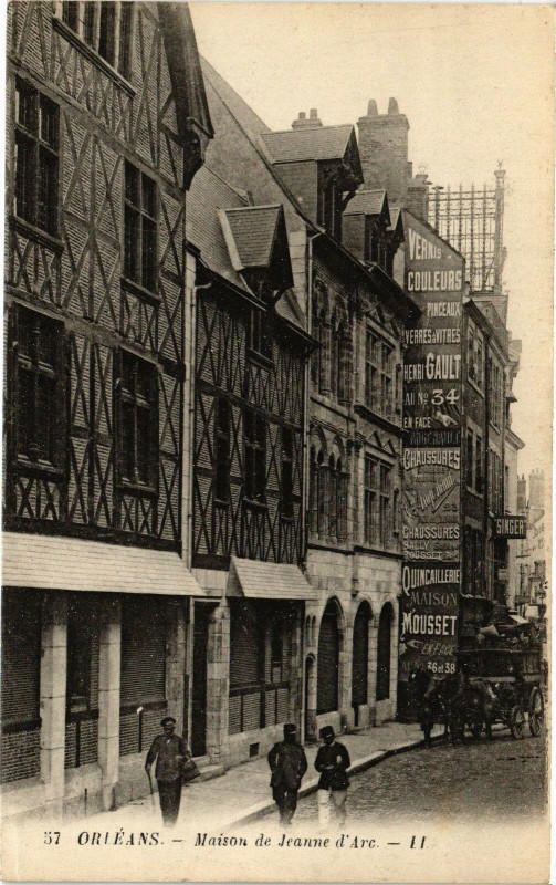 Carte postale ancienne Orleans-Maison de Jeanne d'Arc à Orléans