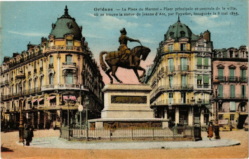 Carte postale ancienne Orleans - Place du Martroi-Place principale centrale de la ville à Orléans