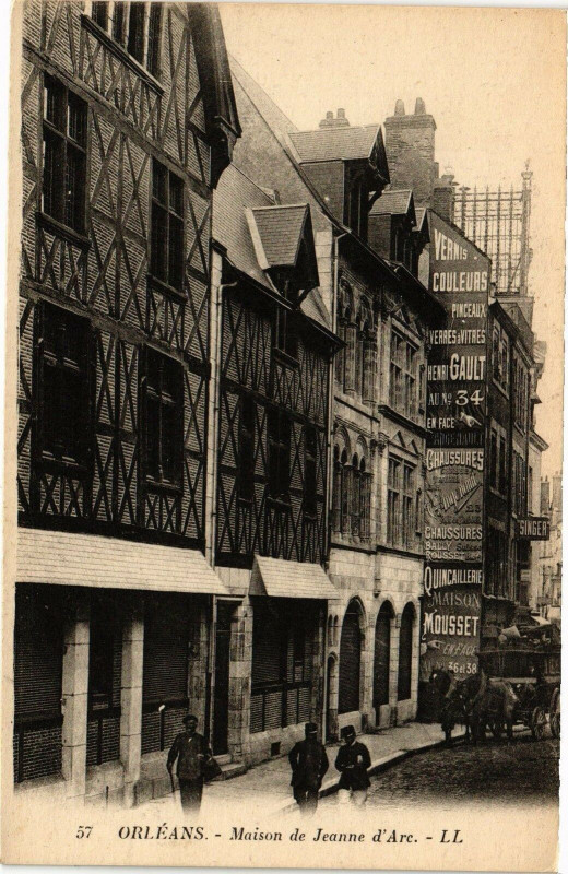 Carte postale ancienne Orleans-Maison de Jeanne d'Arc à Orléans