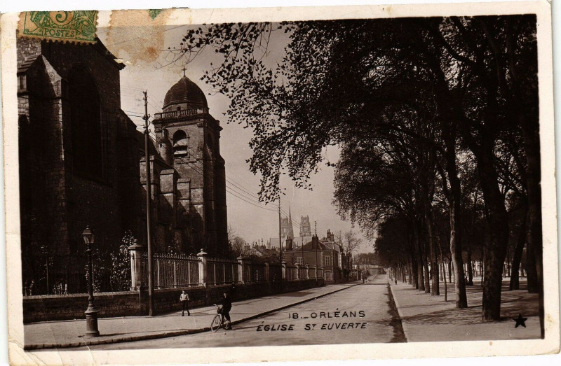 Carte postale ancienne Orleans-Eglise St-Euverte à Orléans
