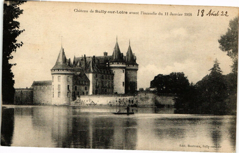 Carte postale ancienne Chateau de Sully-sur-Loire à Sully-sur-Loire