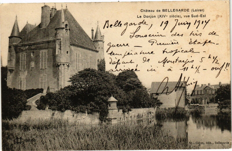 Carte postale ancienne Chateau de Bellegarde-Le Donjon vue Sud Est à Bellegarde