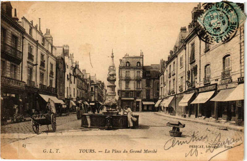 Carte postale ancienne Tours La Place du Grand Marche à Tours