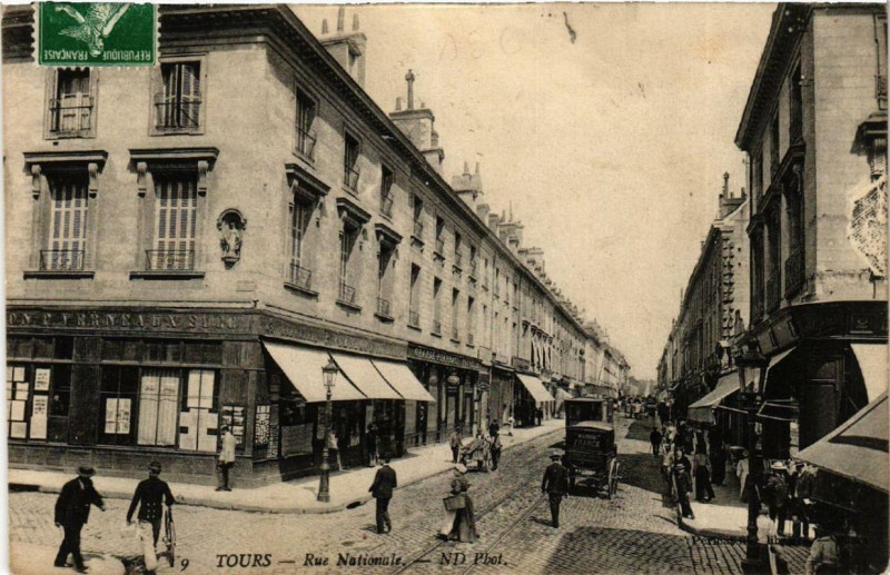 Carte postale ancienne Tours Rue Nationale à Tours
