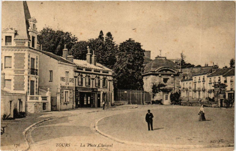 Carte postale ancienne Tours La Place Choiseul à Tours