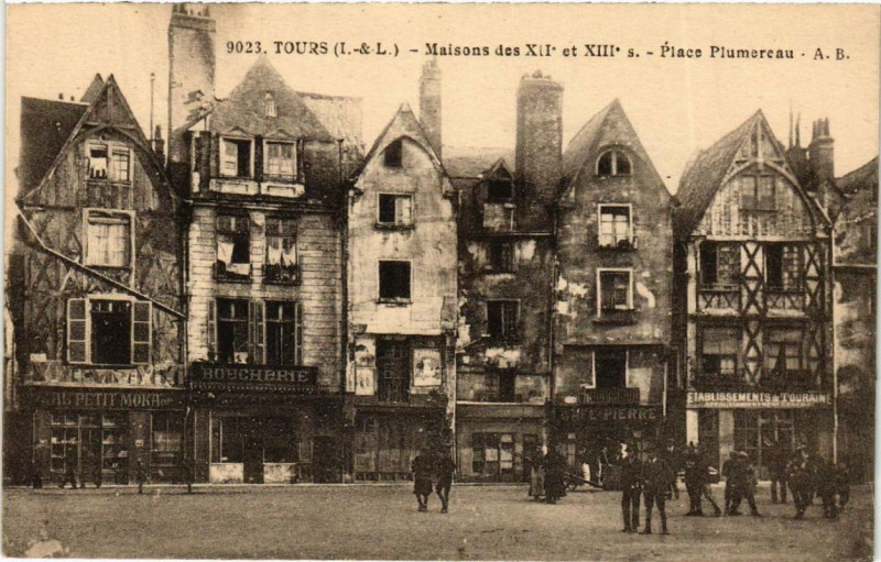Carte postale ancienne Tours Maisons des XIIe XIIIe s. - Place Plumereau à Tours