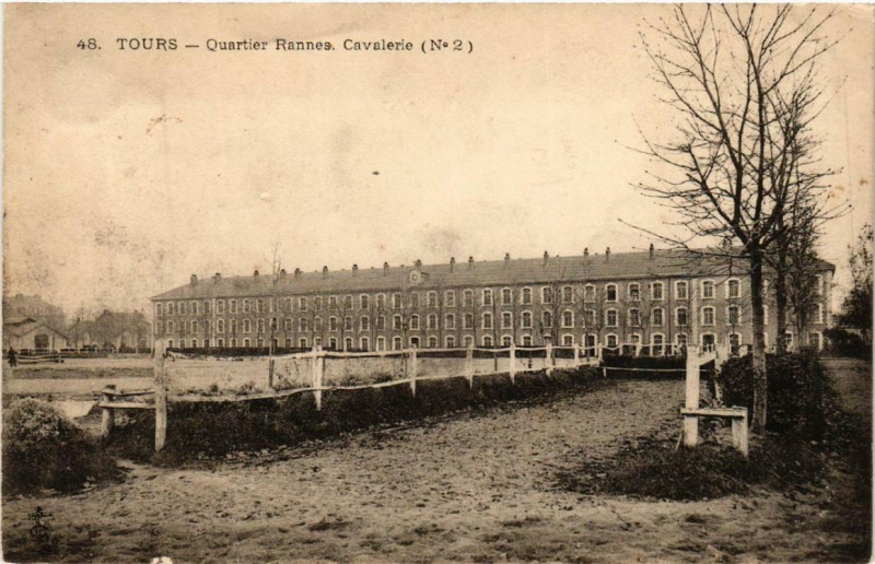 Carte postale ancienne Tours Quartier Rannes. Cavalerie à Tours