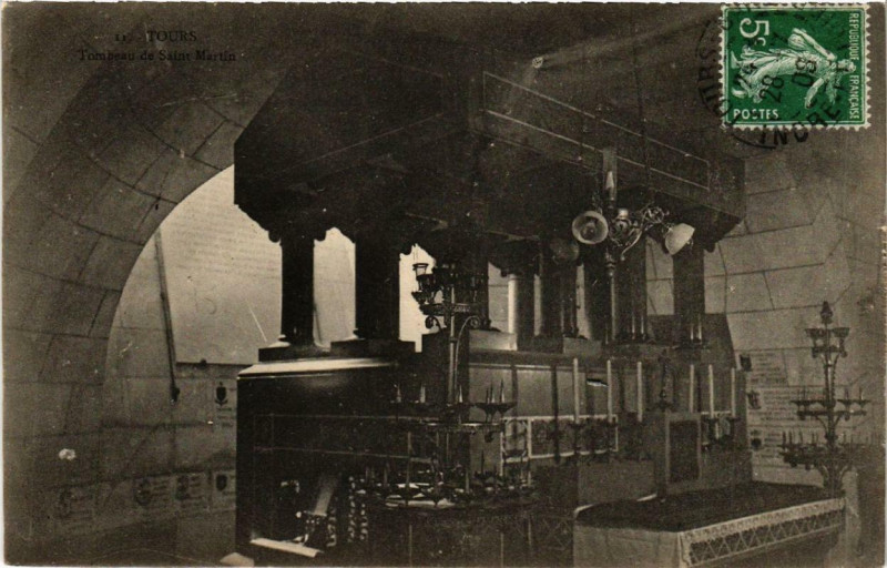 Carte postale ancienne Tours Tombeau de St-Martin à Tours