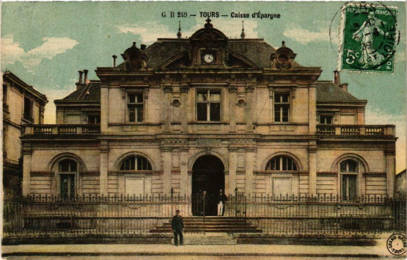 Carte postale ancienne Tours Caisse d'Epargne à Tours