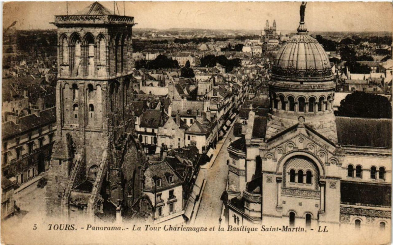Carte postale ancienne Tours Panorama - La Tour Charlemagne et la Basilique Saint-Martin à Tours