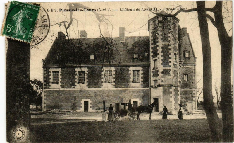 Carte postale ancienne Plessis-les-Tours Chateau de Louis Xi à Tours