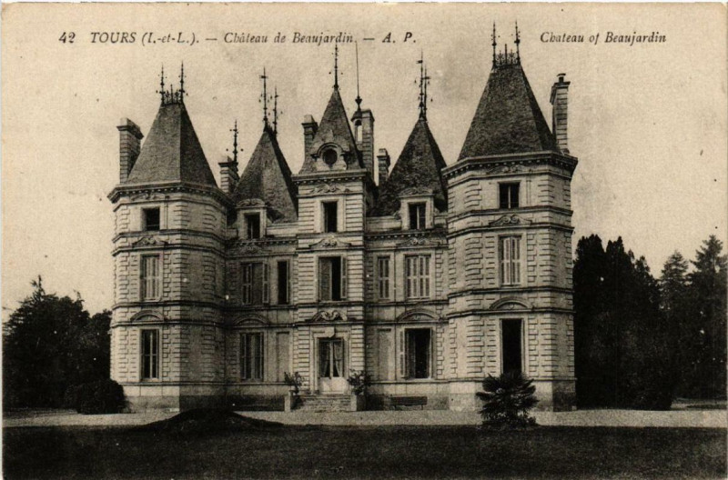 Carte postale ancienne Tours Chateau de Beaujardin à Tours