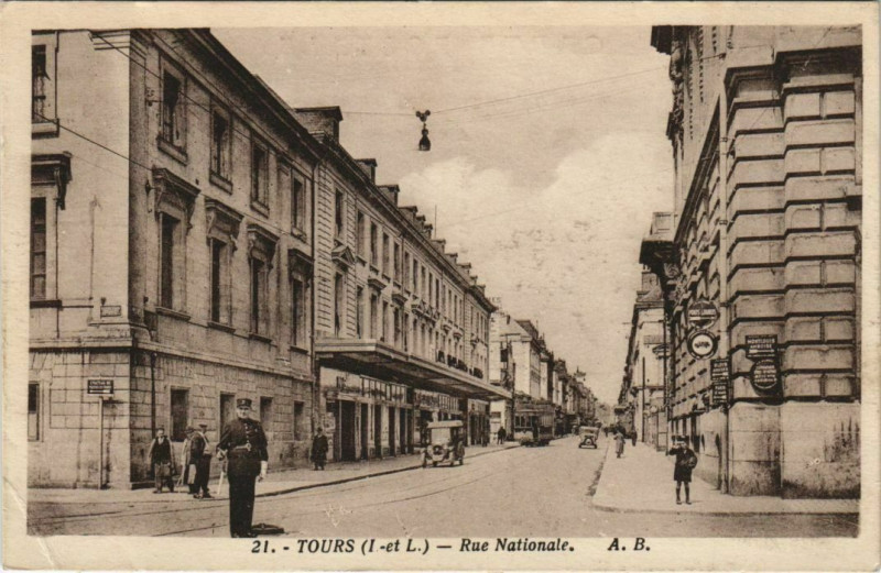 Carte postale ancienne Tours - rue nationale à Tours