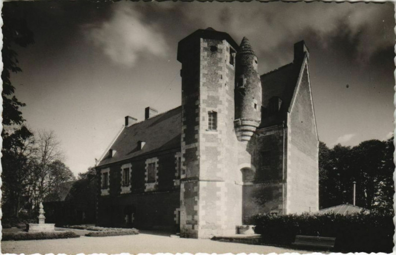 Carte postale ancienne Plessis-les-Tours - Chateau de Plessis à Tours