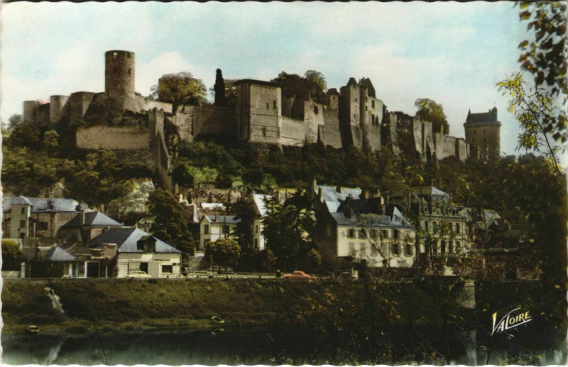Carte postale ancienne Chinon Le Chateau à Chinon