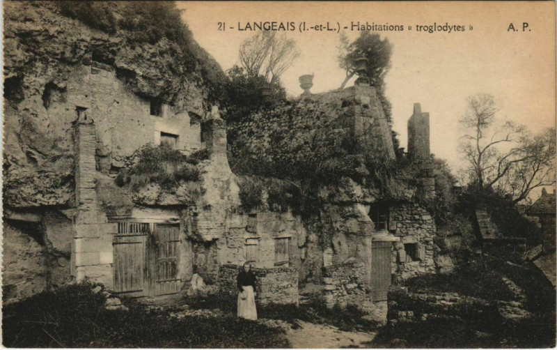 Carte postale ancienne Langeais - Hbitations à Langeais