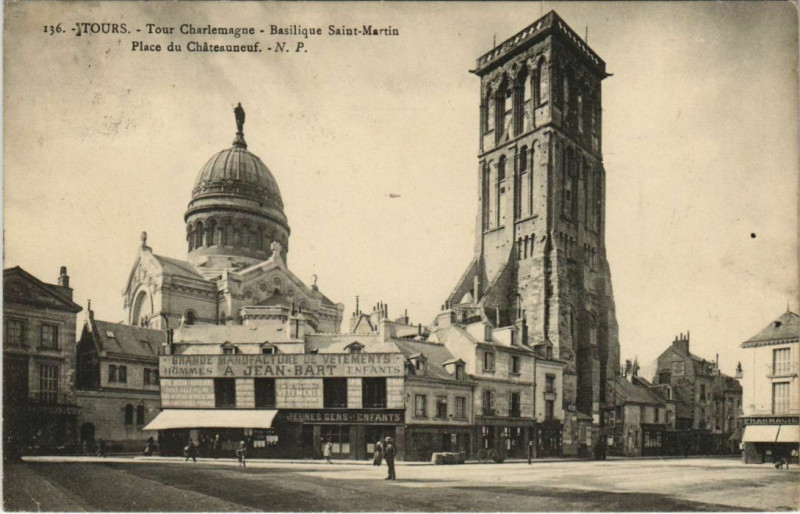 Carte postale ancienne Tours - Tour charlemagne - basilique Saint-Martin à Tours