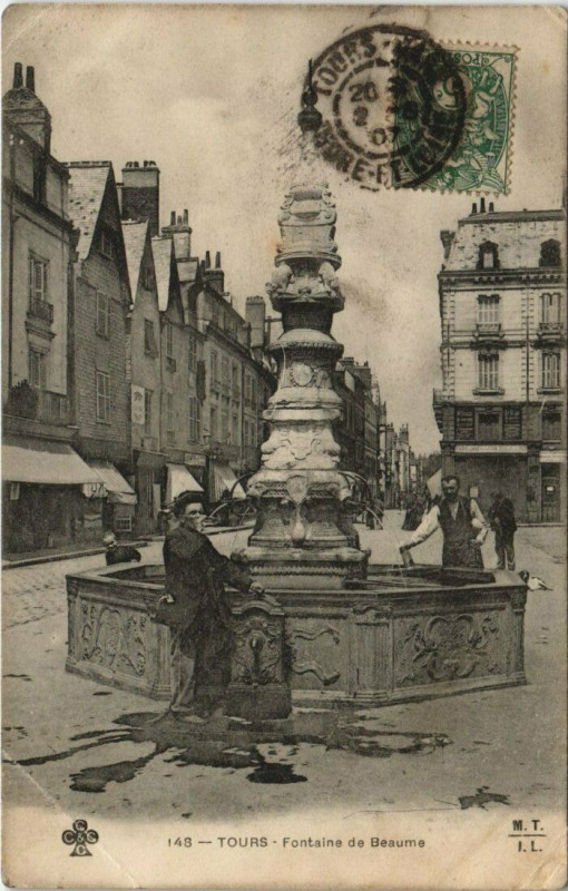 Carte postale ancienne Tours - Fontaine de beaume à Tours