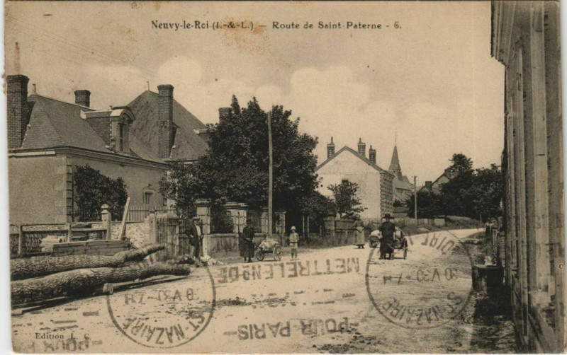 Carte postale ancienne Neuvy-le-Roi - route de Saint-peterne à Neuvy-le-Roi